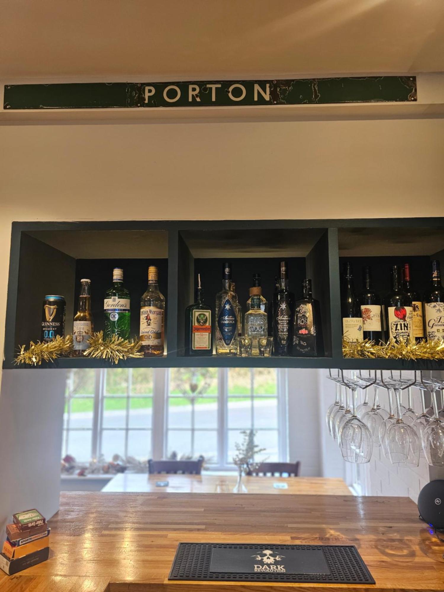 The Old Railway Hotel Porton Exteriör bild